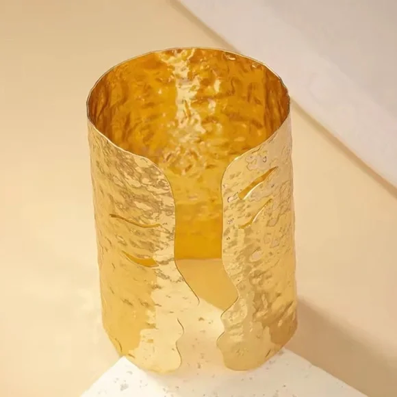 Face gold color cuff Bracelet - Picture 5 of 9